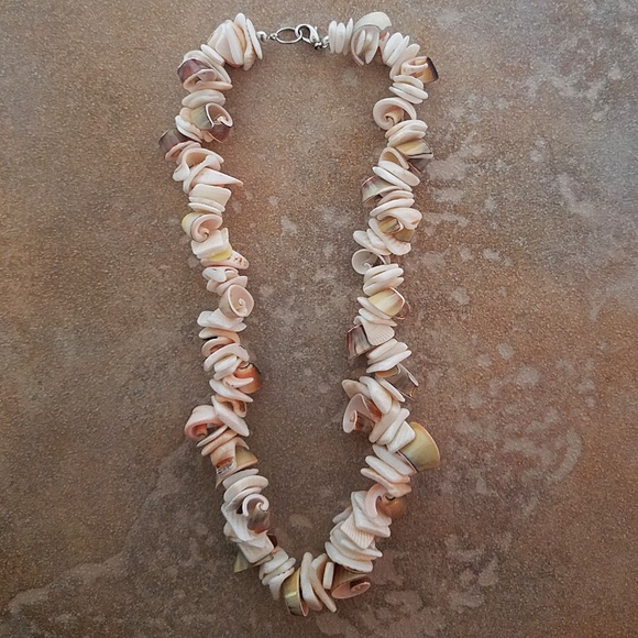 Shell Necklace Beach Pool Cruise Summertime - Picture 3 of 7